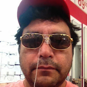 Meet your Posher, Efrain